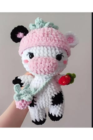 El Yapımı Tek Parça Tığ İşi Peluş: Çilek İnek Amigurumi