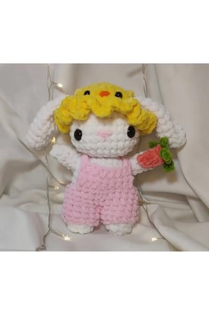 El Yapımı Tek Parça Tığ İşi Peluş: Civciv Şapkalı Tavşan Amigurumi