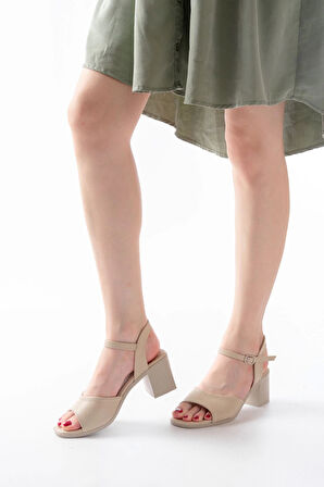 K-13 Bej Günlük  Topuklu Kadın Sandalet