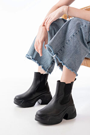 Fz-2400 Siyah Yüksek Tabanlı Lastikli Günlük Kadın Bot