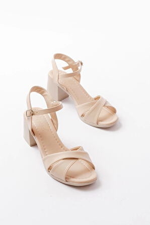 K-11 Bej Günlük Çapraz Topuklu Kadın Sandalet