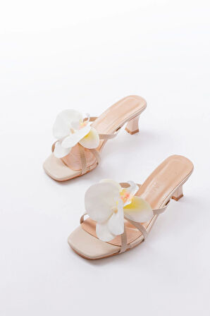 S-622 Bej Orkide Detaylı İnce Topuklu Kadın Terlik