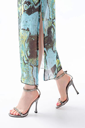 A-30 Platin Taş Aksesuarlı Platformlu Topuklu Kadın Terlik