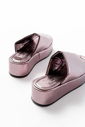 861-1011 Rose Cam Kırığı Geniş Bantlı Dolgu Kadın Terlik