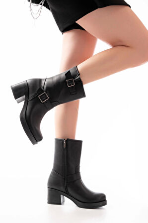 5109-3043 Siyah Toka Aksesuarlı Fermuarlı Kalın Topuklu Günlük Kadın Bot