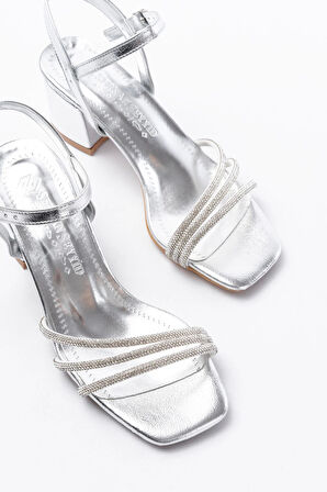 S-889  Gümüş 3 Bantlı Topuklu Kadın Ayakkabı