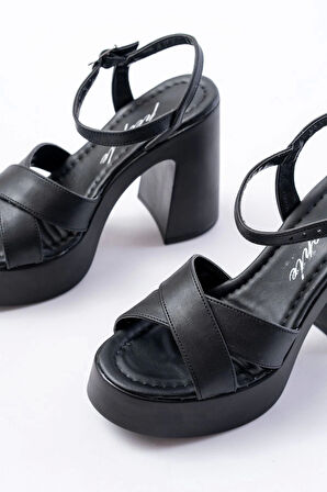 P-105 Siyah Çapraz Kalın Topuklu Kadın Sandalet
