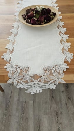Defne Fransız Dantelli Keten Gardeya Lüx Runner 