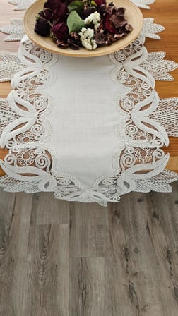 Lale Fransız Dantelli Keten Gardeya Lüx Runner
