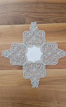 Fransız Dantelli Zigon Sehpa Örtüsü