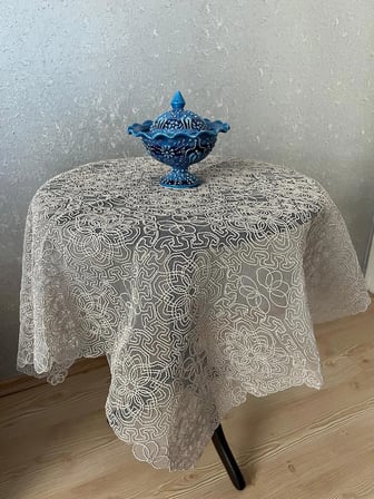 Tül Güpürlü Fiskos Masa Örtüsü