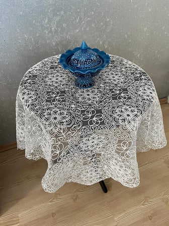 Tül Güpürlü Fiskos Masa Örtüsü