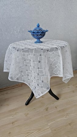 Tül Güpürlü Fiskos Masa Örtüsü