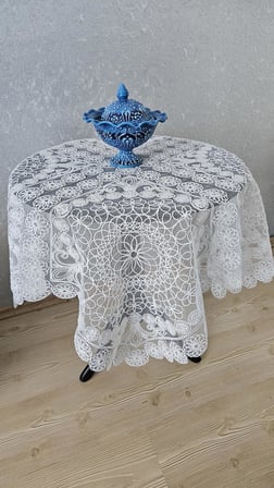 Tül Güpürlü Fiskos Masa Örtüsü