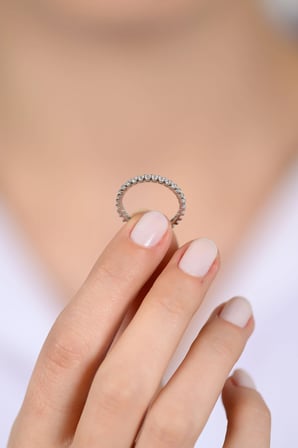 14 Ayar Beyaz Altın Taşlı Tam Tur Yüzük