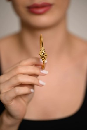 14 Ayar Altın Yaprak Motifli Kelepçe