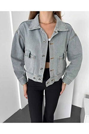 ÇİFT CEPLİ BELİNDE DÜĞME DETAYLI KOT CEKET