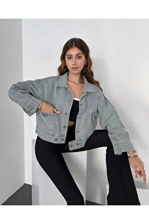 ÇİFT CEPLİ BELİNDE DÜĞME DETAYLI KOT CEKET