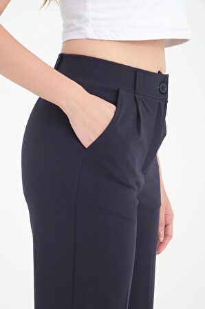 KADIN LACİVERT PALAZZO KREP PANTOLON. ÇİFT CEPLİ LİKRALI KEMER LASTİK DETAYLI FERMUARLI STİL KREP PANTOLON 