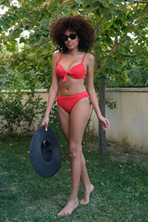 Kadın Destekli Fiyonklu Alt Üst Kırmızı Bikini Takım