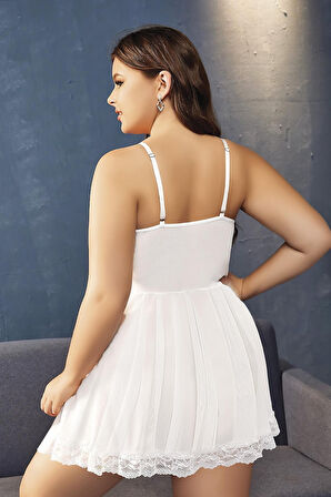  Büyük Beden Beyaz Dantel İşlemeli İnce Askılı Gecelik