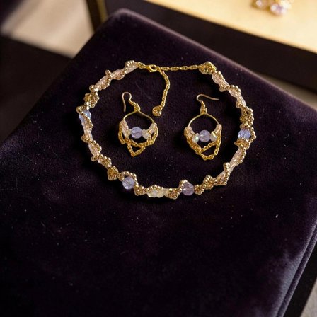 El Yapımı Kristal Taşlı Gold Kolye & Küpe Seti – Zarif Işıltılı Kadın Takı Takımı, Şık Günlük ve Özel Gün Hediyesi