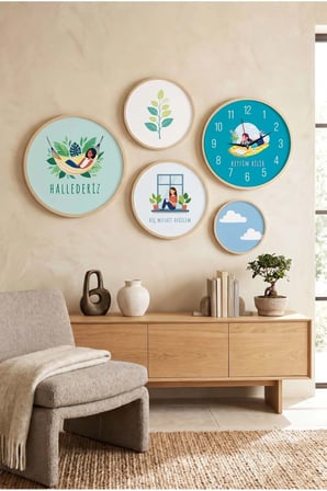 5 Parça Yuvarlak Ahşap Çerçeveli Renkli Minimalist Motto Sözler Tablo Ve Saat Seti