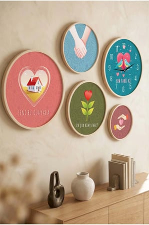 5 Parça Yuvarlak Ahşap Çerçeveli Renkli Minimalist Sevgi Sözü Tablo Ve Saat Seti