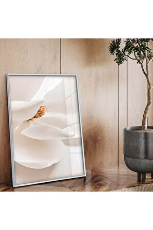 Siyah Metal Çerçeveli Beyaz Çiçek Kırılmaz Cam Tablo