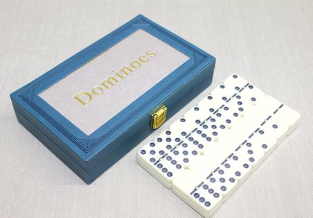 Delux Serisi Keyifli Saatler Boş Vakit Eğlence Ürünü Deri Kutulu Domino Oyunu