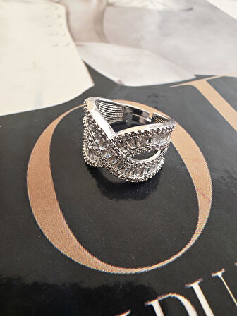 Kadın Vip Seri Baget Zirkon Taşlı Numarasız Ayarlanabilir Yüzük