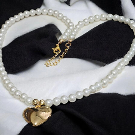 İnci Detaylı Kalp Uçlu Kolye – Altın Renk Kalpli Kadın Choker Takı