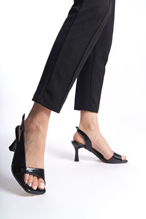 Klein Premium Kadın Siyah Rugan Detaylı Topuklu Sandalet