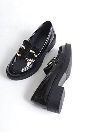 Caro Premium Rugan Siyah Gold Tokalı Kadın Loafer