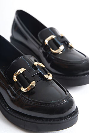 Caro Premium Rugan Siyah Gold Tokalı Kadın Loafer