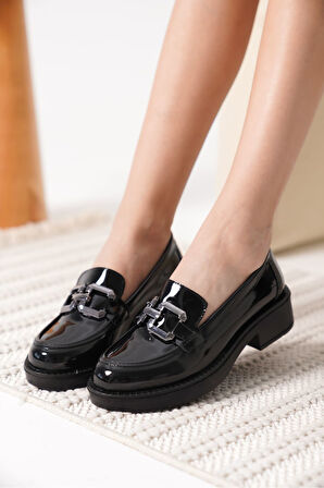 Caro Premium Kadın Rugan Siyah Gümüş Tokalı Loafer
