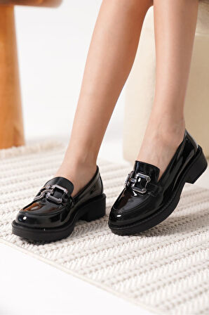 Caro Premium Kadın Rugan Siyah Gümüş Tokalı Loafer