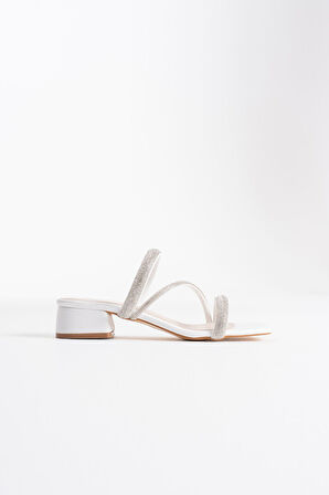 Tanya Premium Beyaz Kadın Taşlı Terlik