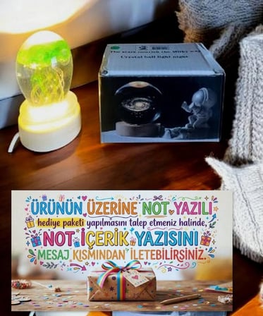 Ahşap altlıklı ışıklı küre(dilediğiniz notu hediye paketi üzerine yazılı şeklinde gönderim yapılmaktadır)