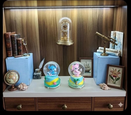 Masaüstü Işıltısı: 11 cm Melodili Pembe & Mavi Kar Küresi İkilisi(dilediğiniz notu hediye paketi üzerine yazılı şeklinde gönderim yapılmaktadır)