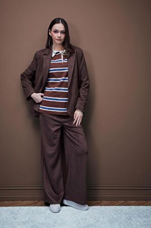 DeFacto Straight Fit Fermuarlı Yüksek Bel Standart Boy Suni Deri Kumaş Pantolon E7234AX25SPBN229