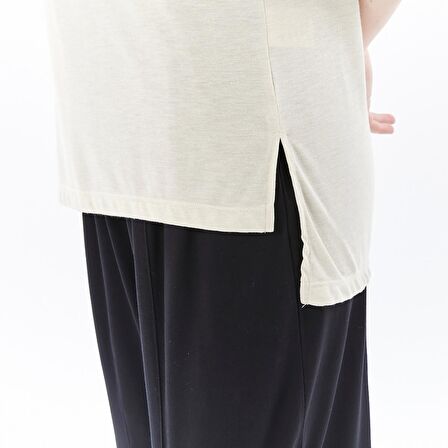 defy's KADIN YIRTMAÇ VE BASKI DETAYLI KISA KOLLU TİŞÖRT