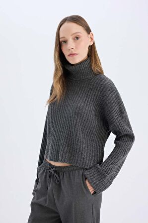 DeFacto Oversize Geniş Kalıp Balıkçı Yaka Triko Kazak L0986AZ24CWAR192