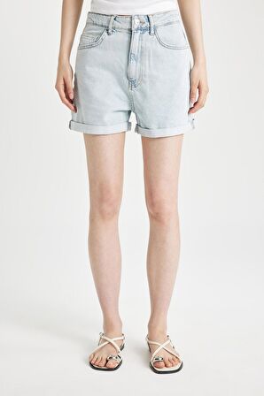 DeFacto Mom Fit Yüksek Bel Katlamalı Paça Jean Şort C2379AX24HSNM39