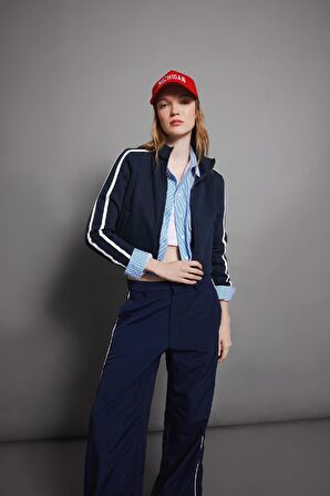 DeFacto Coool Fitted Dik Yaka Basic Düz Cepli Fermuarlı Sweatshirt D4751AX24AUNV241