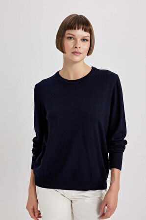 DeFacto Regular Fit V Yaka Premium Yumuşak Yünlü Dokulu Triko Kazak B1805AX23WNNV131