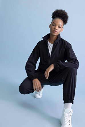 DeFactoFit Crop Dik Yaka Basic Düz Fermuarlı Sporcu Sweatshirt A2436AX23AUBK81