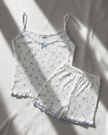 Askılı Çiçek Desenli Pijama Takımı