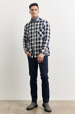 Erkek Lacivert-bej Slim Fit Dar Kesim Düğmeli Yaka %100 Pamuk Kareli Oduncu Gömlek