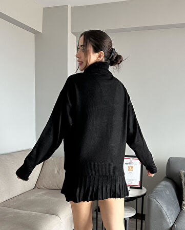 Kadın Siyah Kalın Kışlık Kazak ve Pileli Mini Etek İkili Takım Pamuk Kışlık Boğazlı Alt Üst Triko Takım